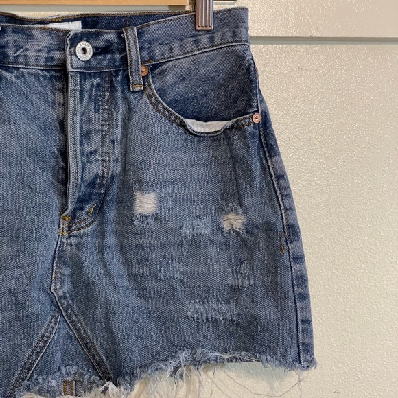Umgee 26 Medium Wash Distressed Raw Hem Mini Denim Skirt - Picture 4 of 10